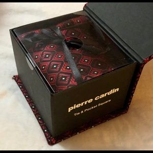New Pierre Cardin Tie & Pocket Square Gift Box